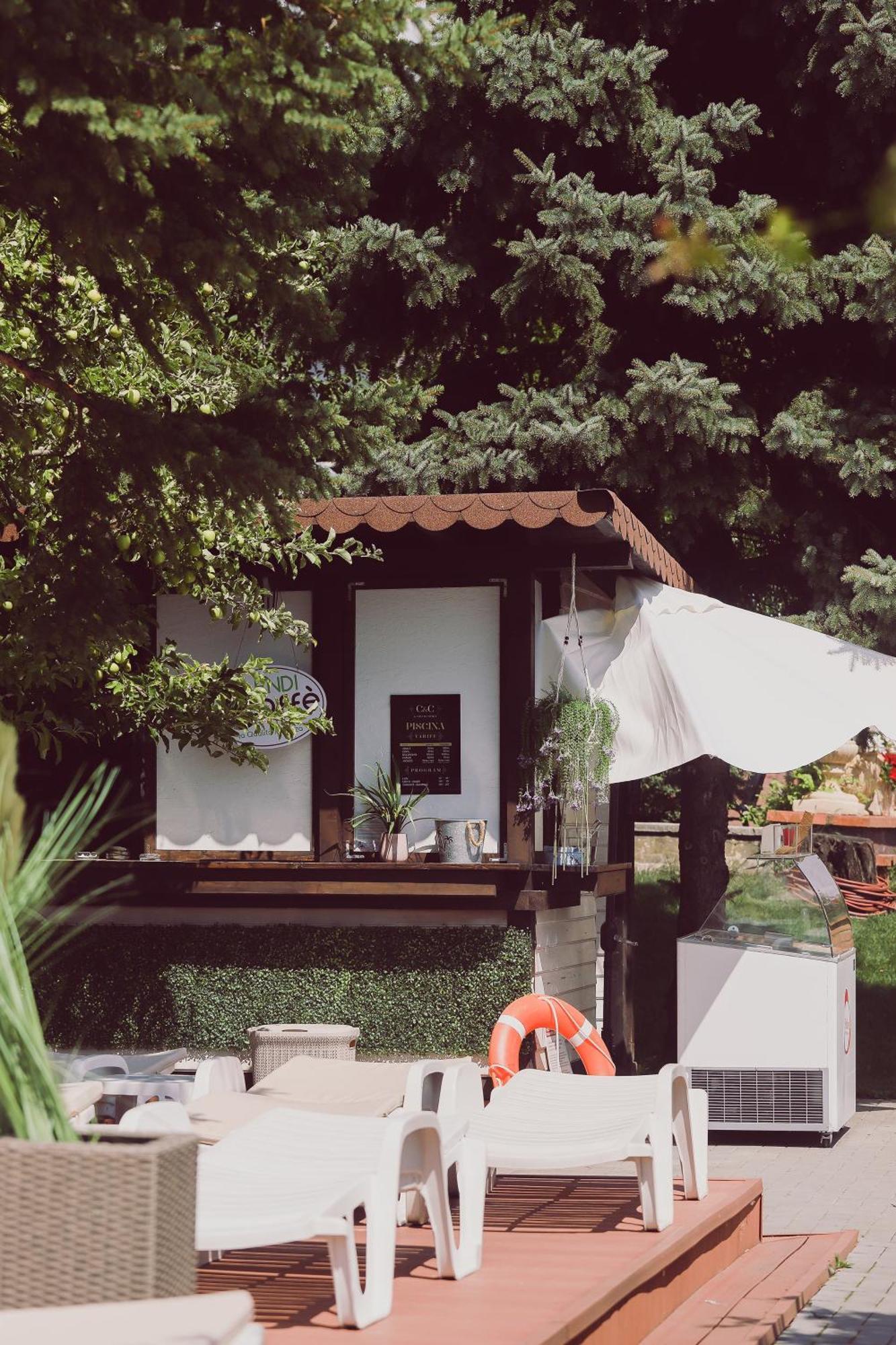 C&c Karo Hotel