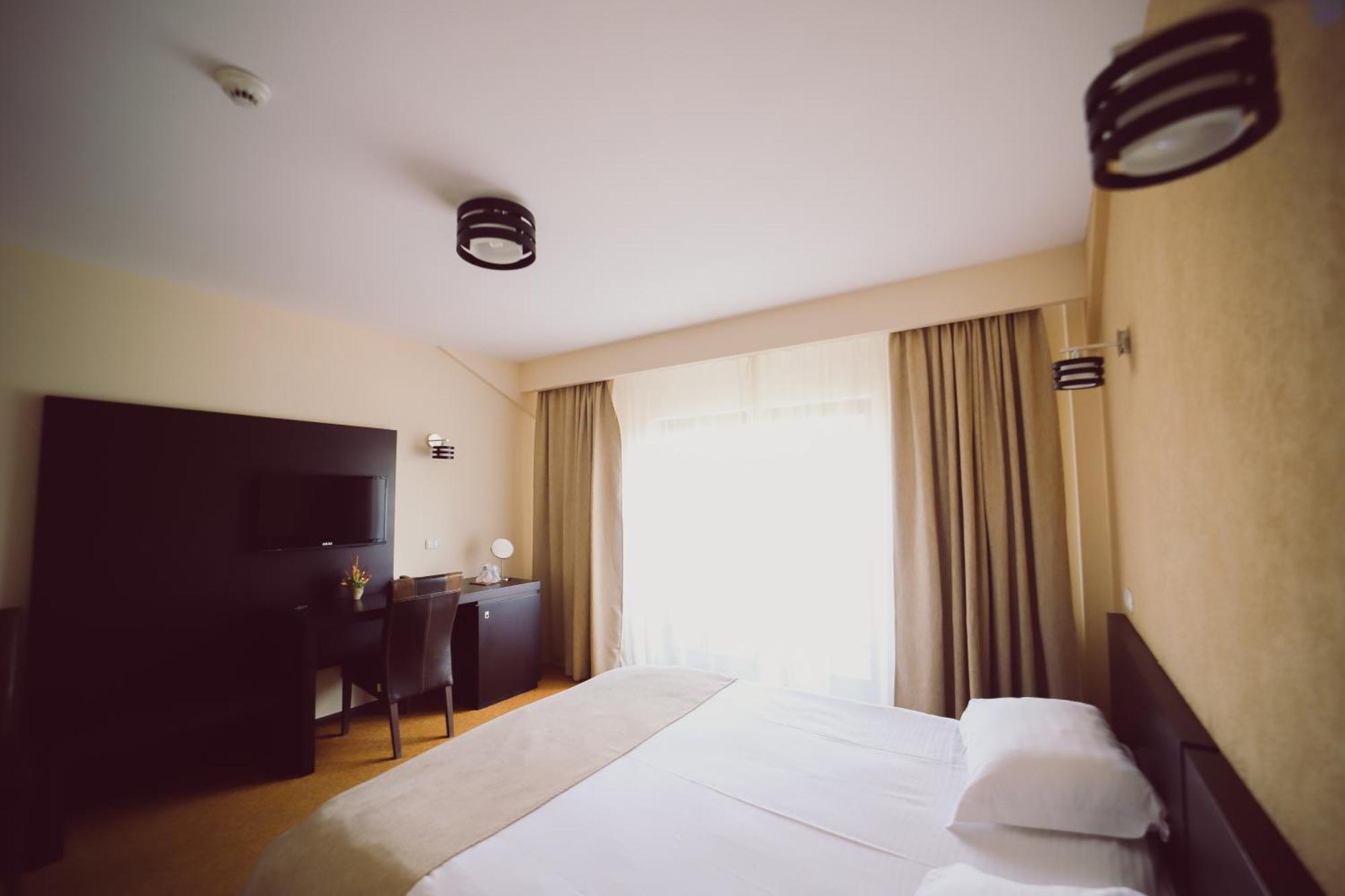 Hotel C&c Karo 4*